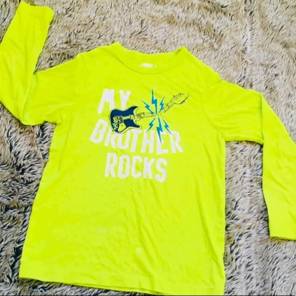 Oshkosh boy’s long sleeve lime green Tshirt size 7